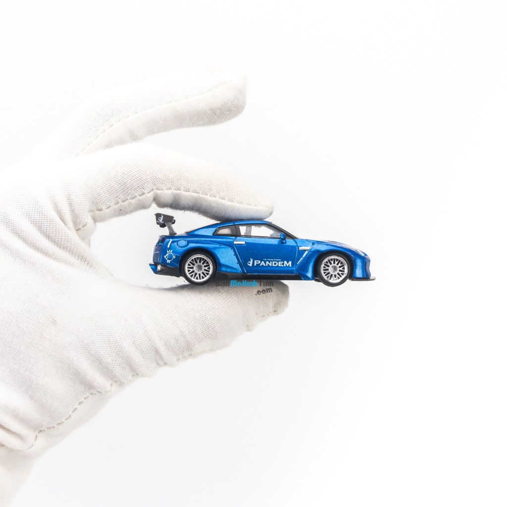 Mô hình xe Nissan GT-R R35 Pandem 1:64 MiniGT