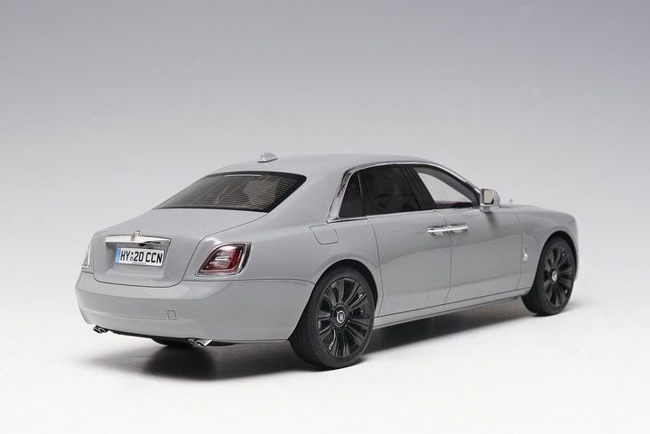  Mô hình xe Rolls Royce Ghost 2022 1:18 MotorHelix 