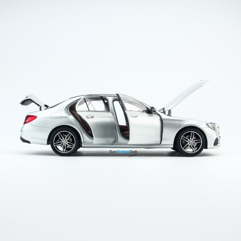 Mô hình xe Mercedes-Benz E300 AMG Silver 1:18 Iscale (12)