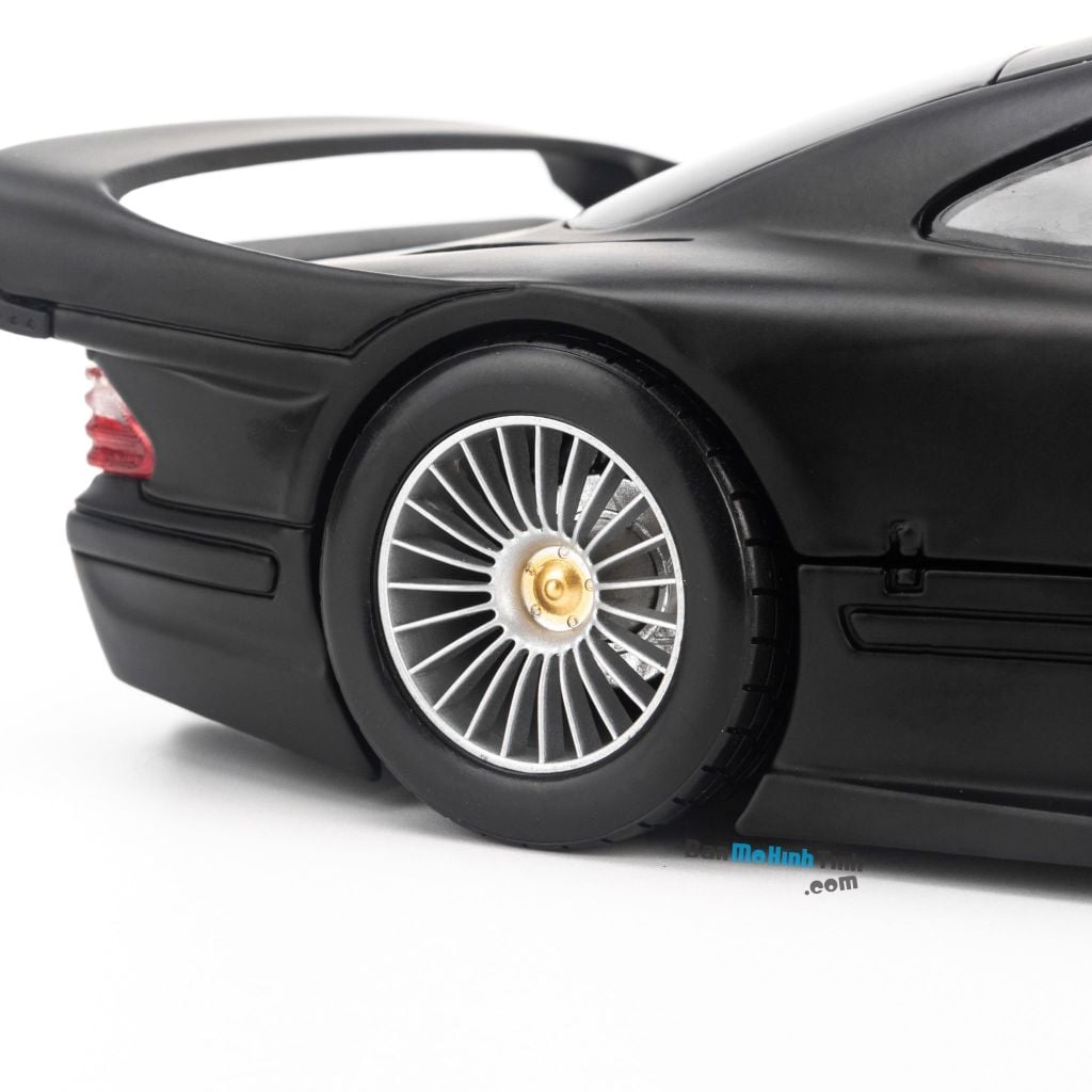 Mô hình xe đua Mercedes-Benz CLK-GTR Street Version 1:18 Maisto Matte Black (3)