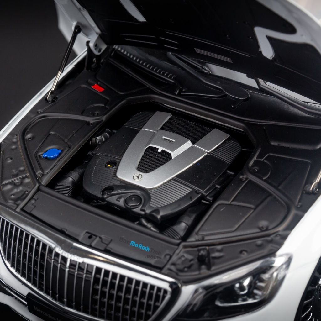 Mô hình xe sang Mercedes-Benz Maybach S650 2019 1:18 Almost Real Diamond White (5)