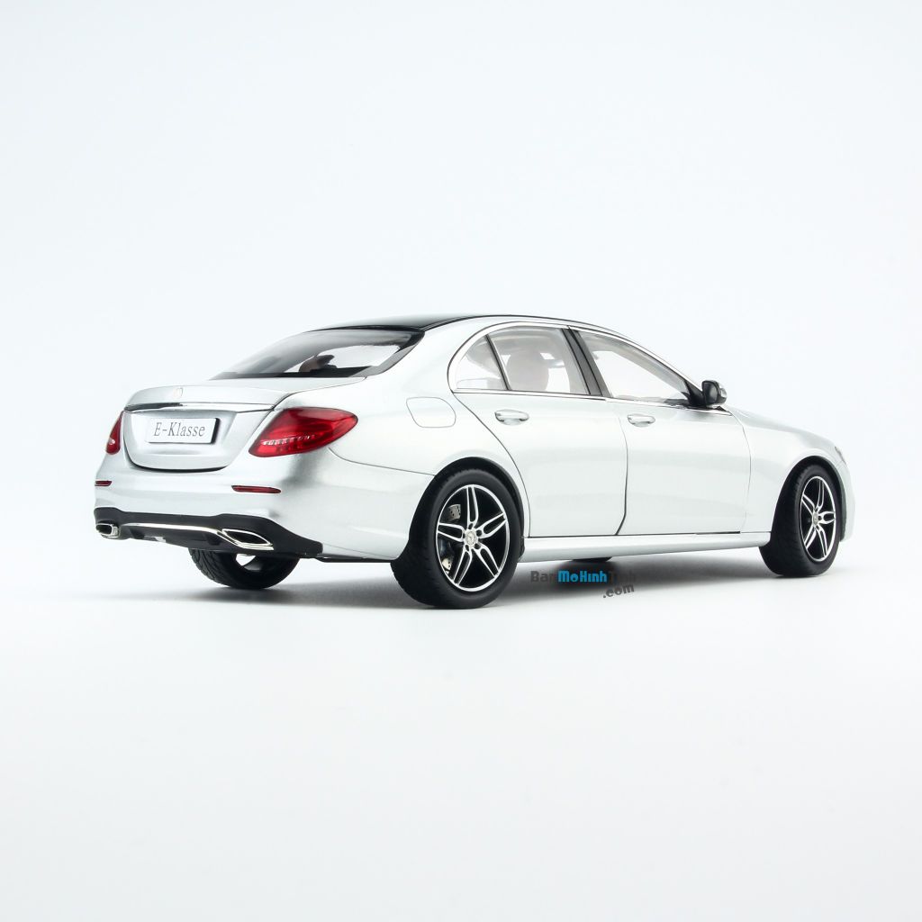 Mô hình xe Mercedes-Benz E300 AMG Silver 1:18 Iscale (5)