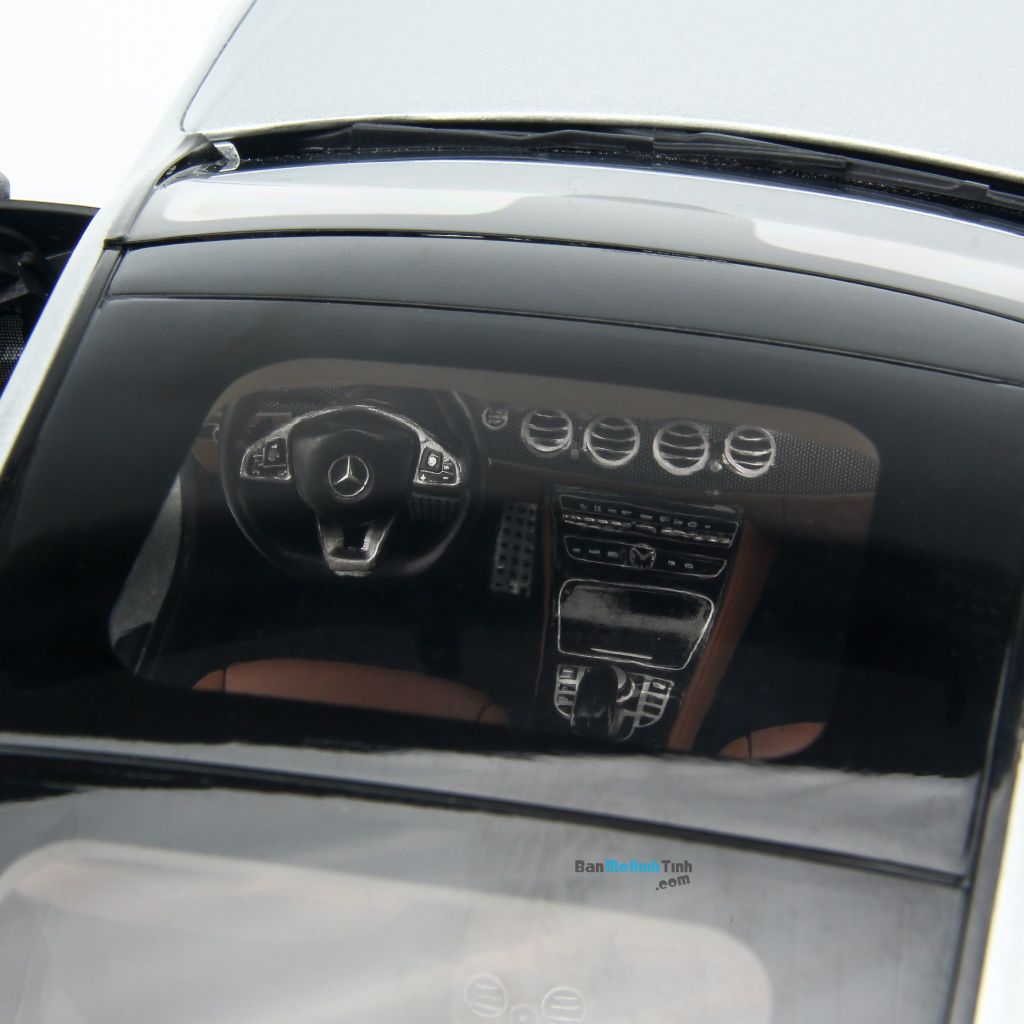Mô hình xe Mercedes-Benz E300 AMG Silver 1:18 Iscale (8)