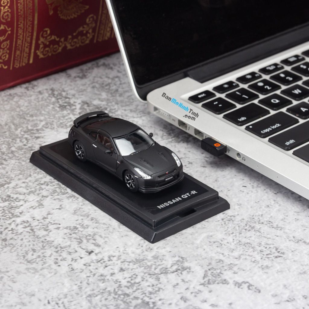 Mô hình xe Nissan GTR 1:64 Dealer Matte Black giá rẻ (7)