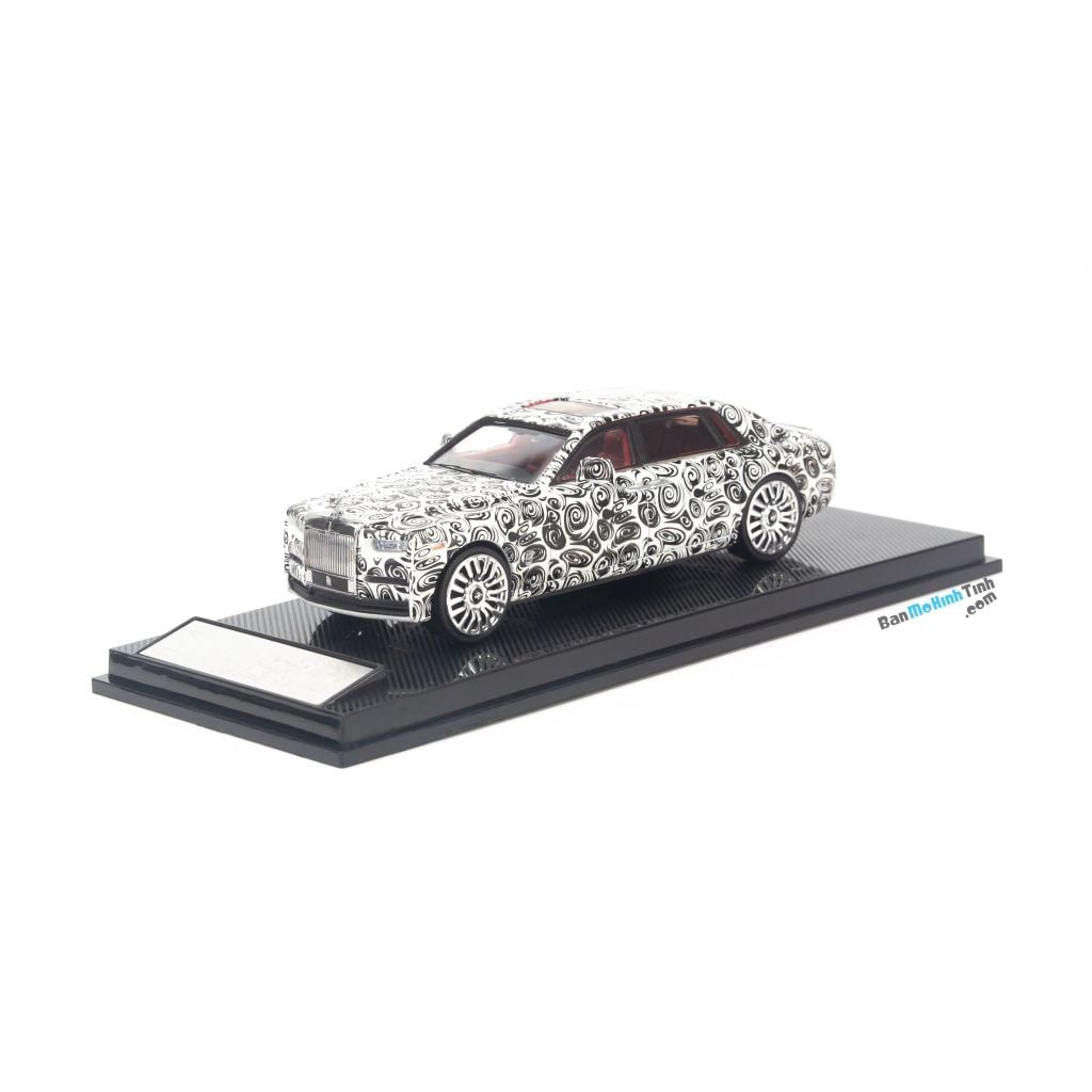 Mô hình xe Rolls Royce Phantom VIII 1:64 Dealer White, Black (1)