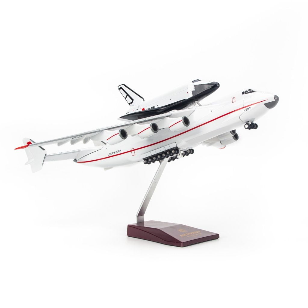 Máy bay vận tải Antonov