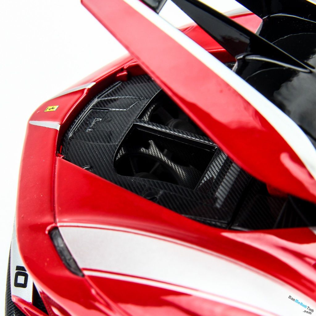 Mô hình xe Ferrari FXX K No.10 Red 118 Bburago (14)
