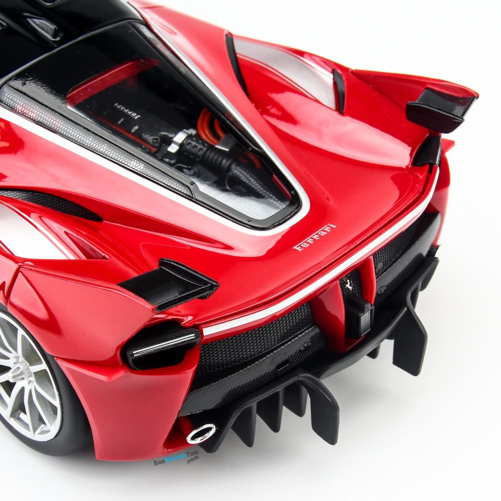 Mô hình xe Ferrari FXX K No.10 Red 118 Bburago (12)
