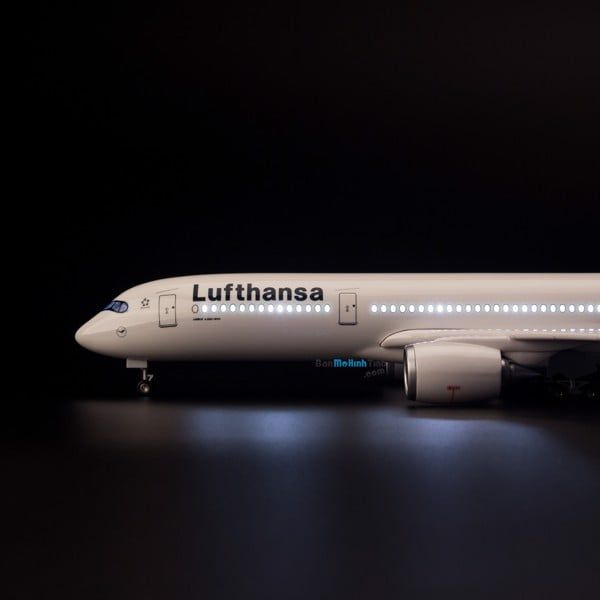 Mô hình máy bay Lufthansa 47cm lắp ráp có đèn Everfly