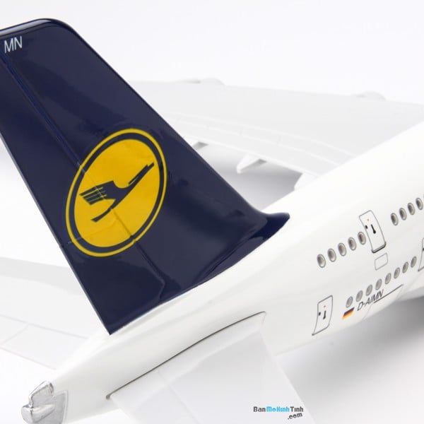 Mô hình máy bay Lufthansa 47cm lắp ráp có đèn Everfly