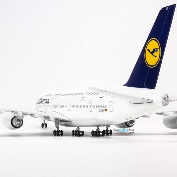 Mô hình máy bay Lufthansa 47cm lắp ráp có đèn Everfly