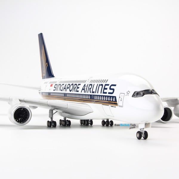 Mô hình máy bay Singapore Airlines 47cm lắp ráp có đèn Everfly