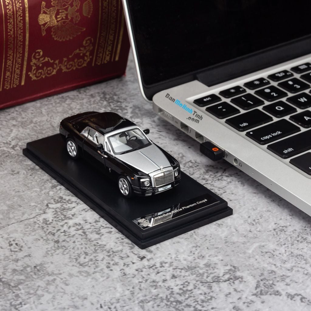 Mô hình xe Rolls Royce Phantom Coupe 1:64 Dealer Black giá rẻ (6)