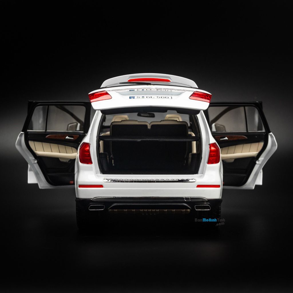 Mô hình xe Mercedes Benz GL500 1:18 Dealer