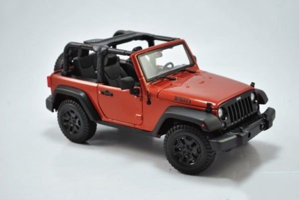 Mô hình xe Jeep Wrangler Rubicon - Open Top 2014 1:18 Maisto
