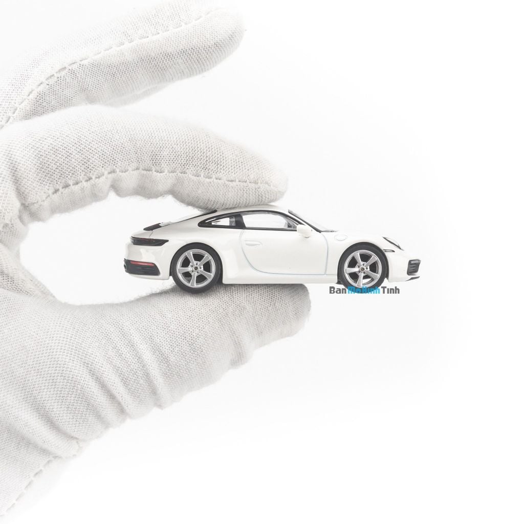 Mô hình xe Porsche 911 Carrera S 1:64 MiniGT