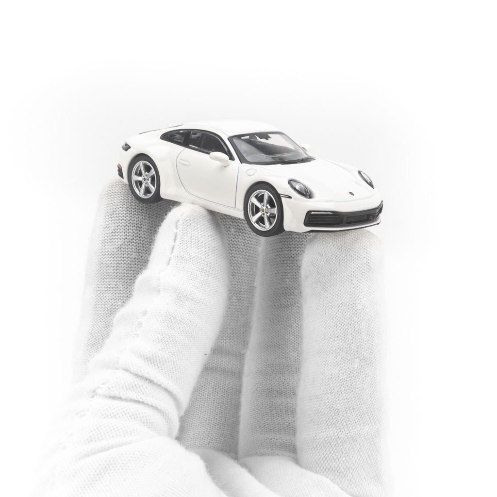Mô hình xe Porsche 911 Carrera S 1:64 MiniGT