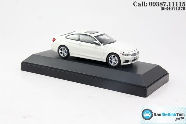 Mô hình xe BMW M4 Coupe 1:43 Dealer