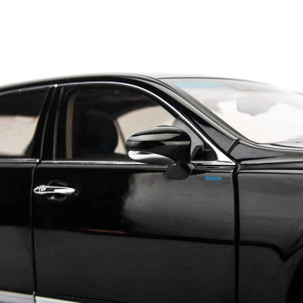 Mô hình xe Lexus LS600hL Black 1:18 AUTOart (15)