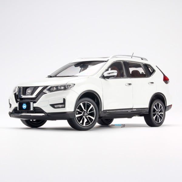 Mô hình xe Nissan X-Trail 1:18 Paudi