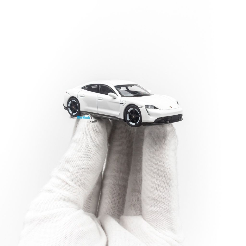 Mô hình xe Porsche Taycan Turbo S 1:64 MiniGT