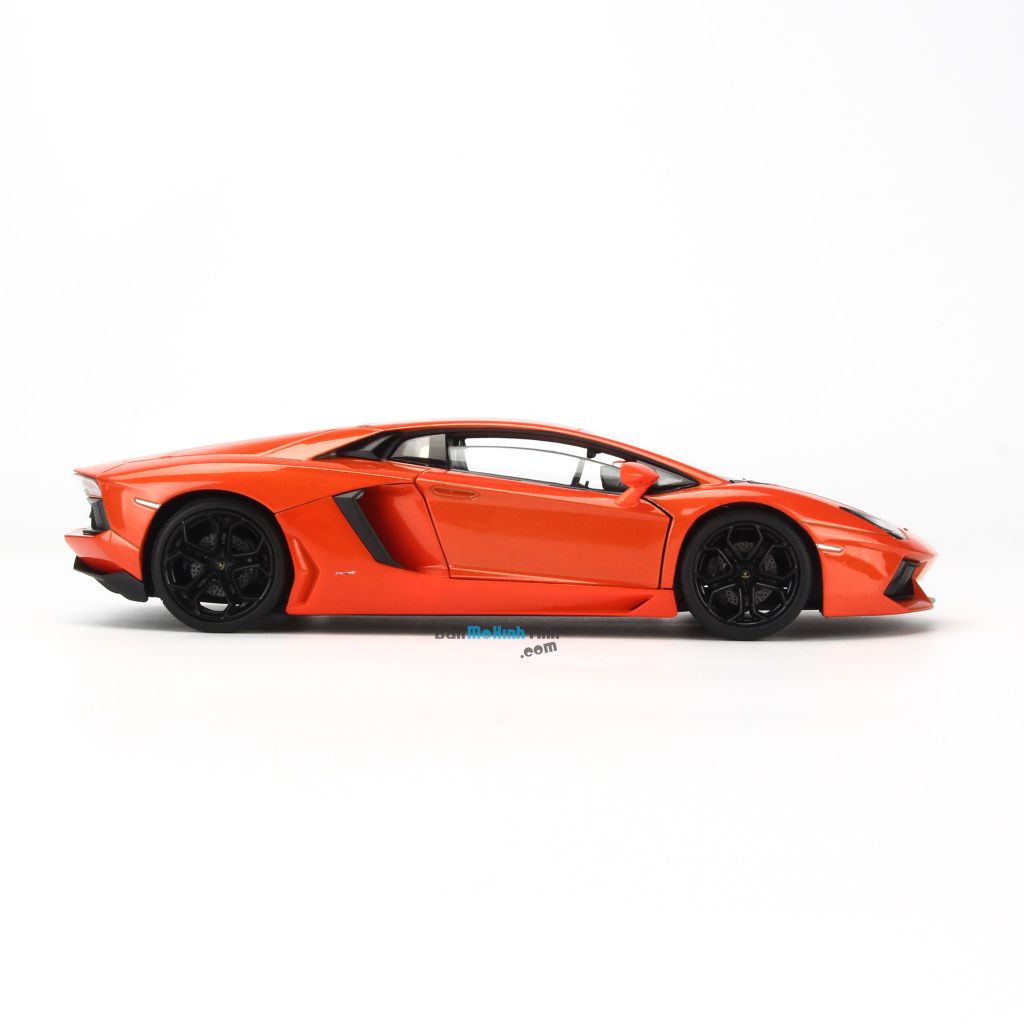 Mô hình xe Lamborghini Aventador LP700-4 1:24 Welly