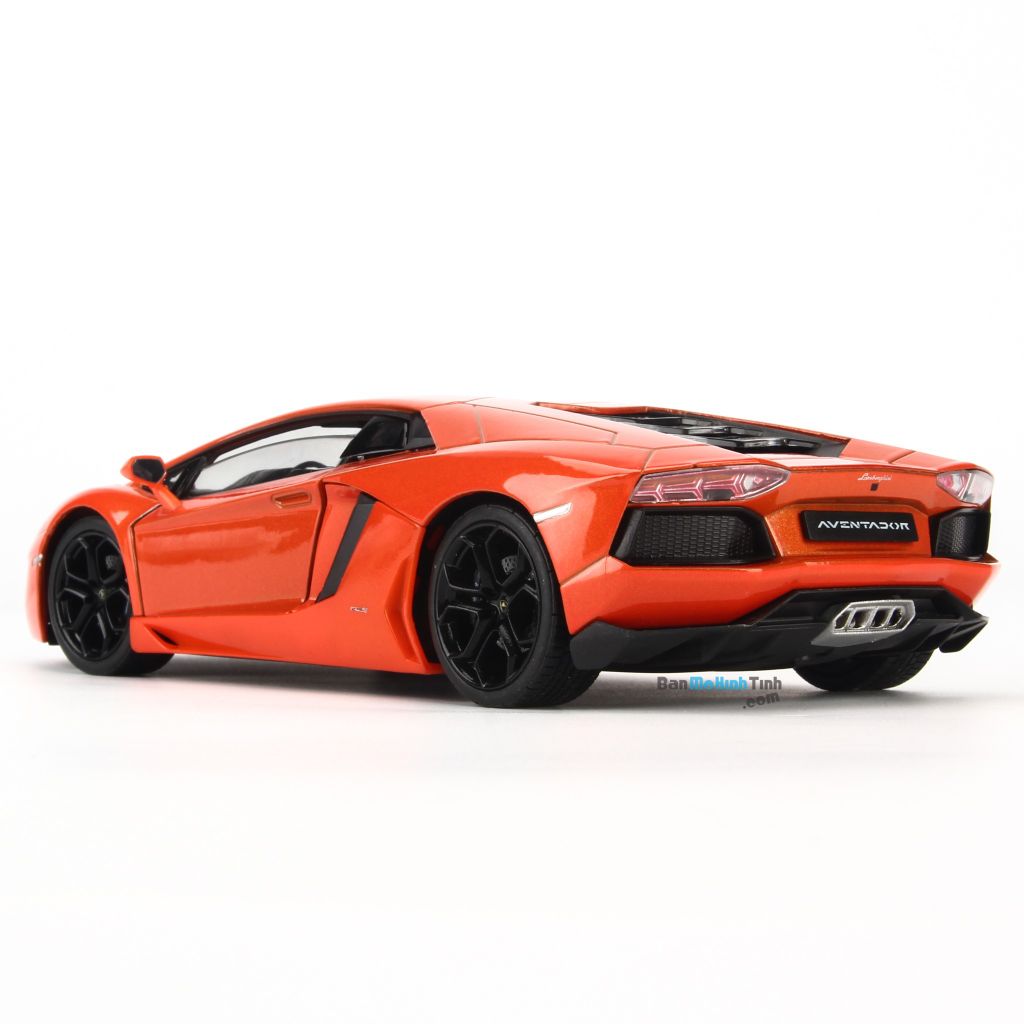 Mô hình xe Lamborghini Aventador LP700-4 1:24 Welly