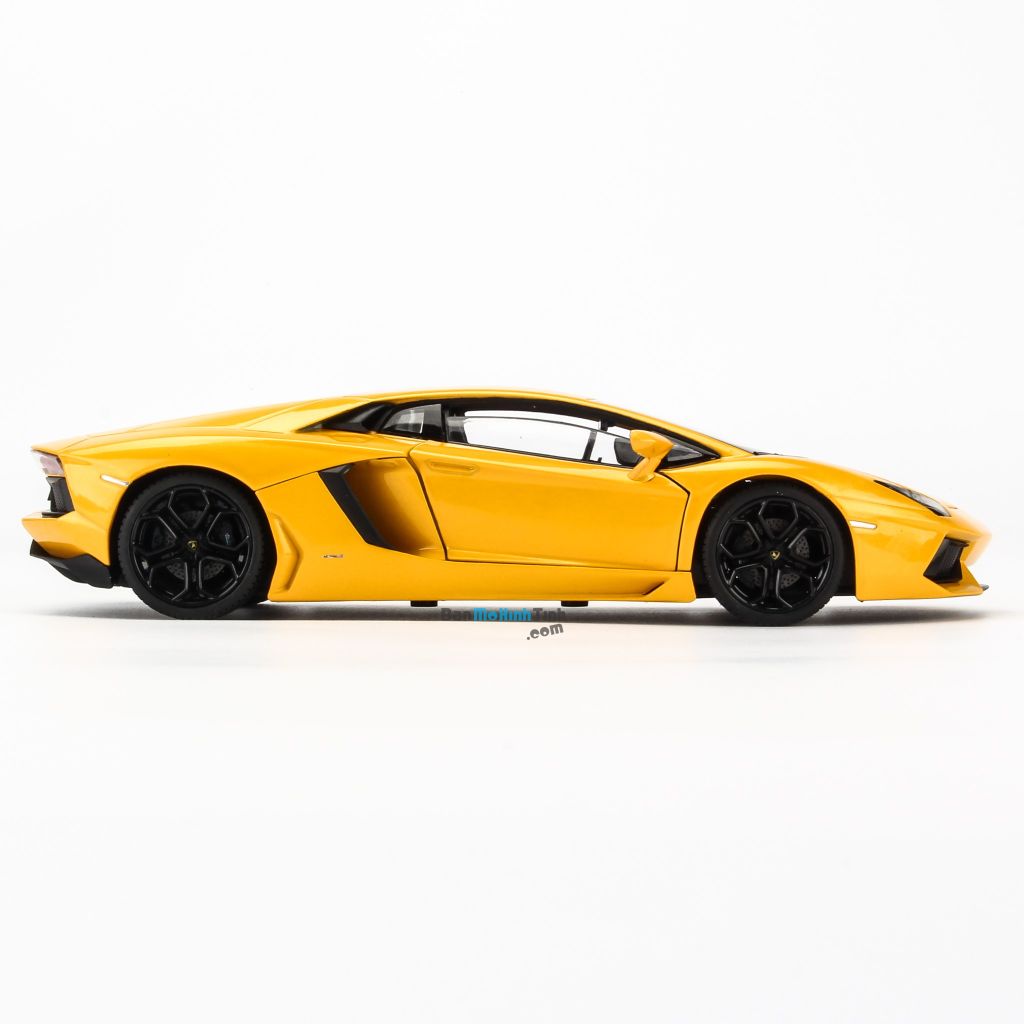Mô hình xe Lamborghini Aventador LP700-4 1:24 Welly