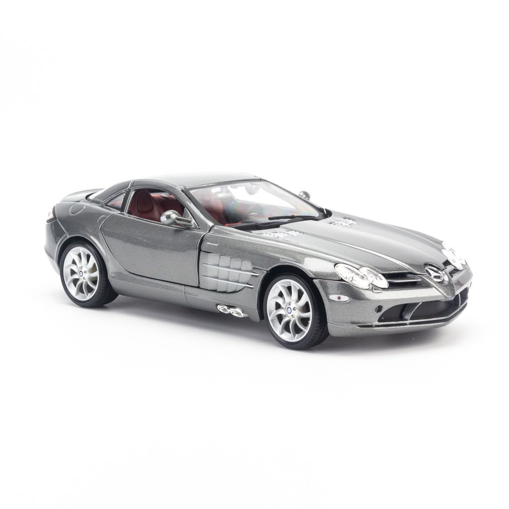 Mô hình xe Mercedes Benz SLR Mclaren 1:18 Maisto Silver