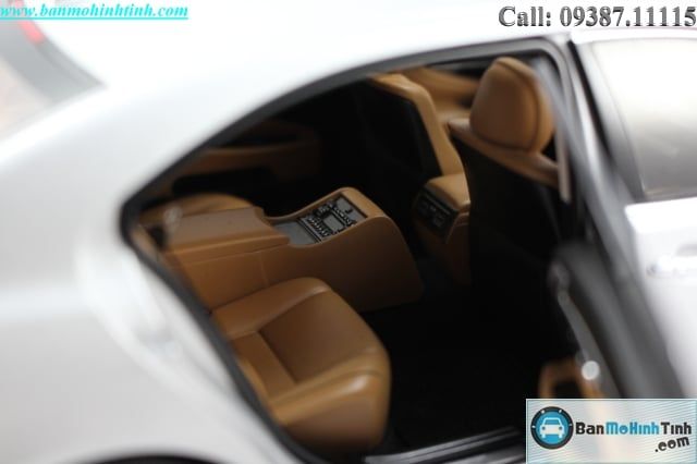 Mô hình xe Lexus LS600hL 1:18 Autoart