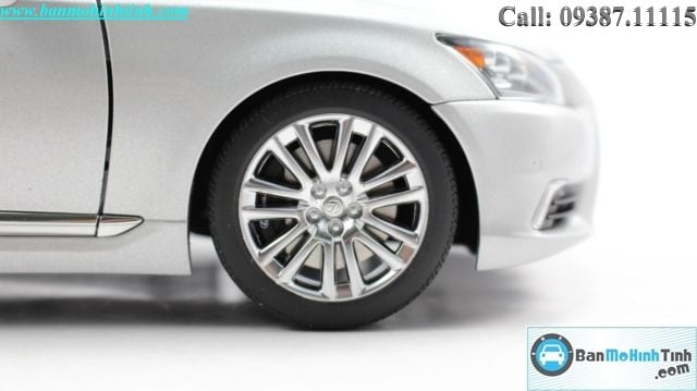 Mô hình xe Lexus LS600hL 1:18 Autoart