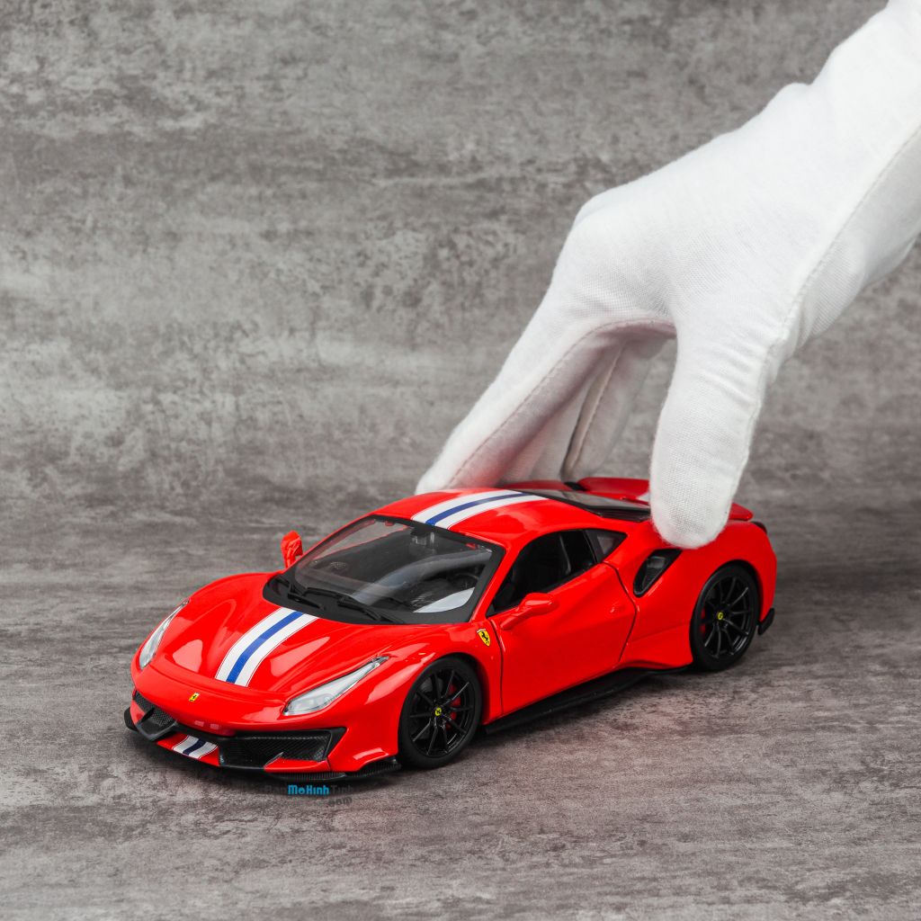 Mô hình xe Ferrari 488 GTB 1:24 Bburago
