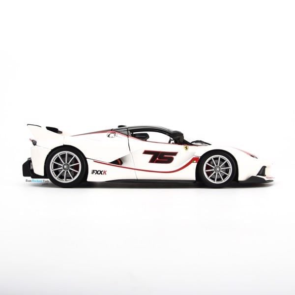 Mô hình xe Ferrari FXX K 1:24 Bburago