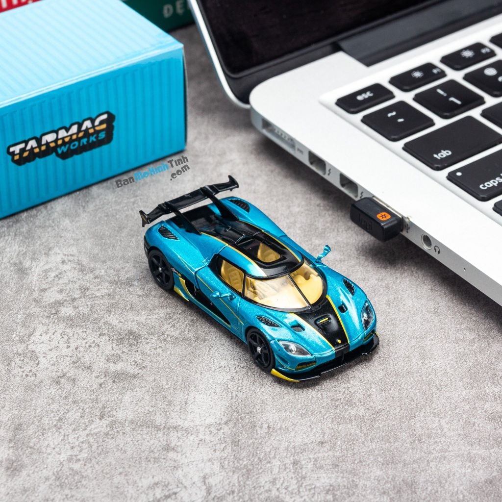 Mô hình siêu xe Koenigsegg Agera RS 1:64 Tarmac Works Blue (8)
