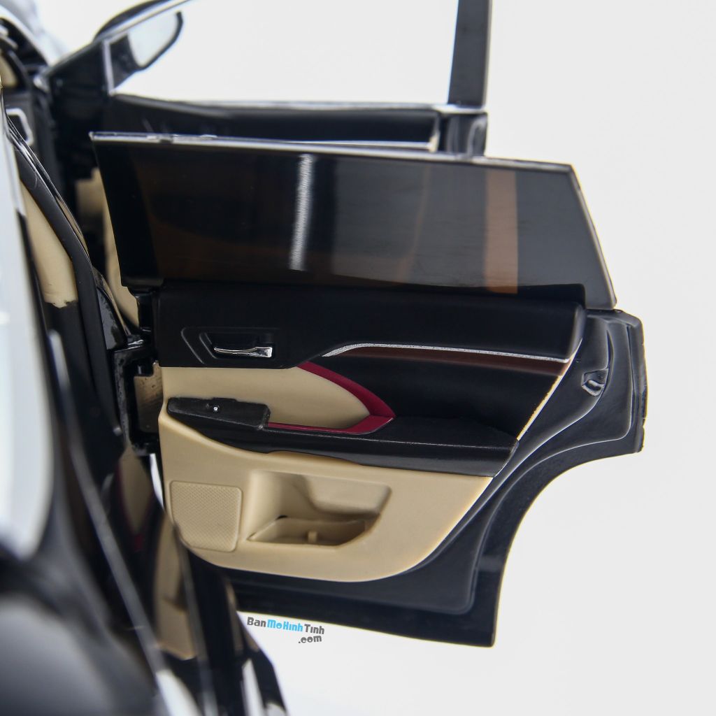 Mô hình xe Toyota Highlander 2018 Black 1:18 Paudi (16)