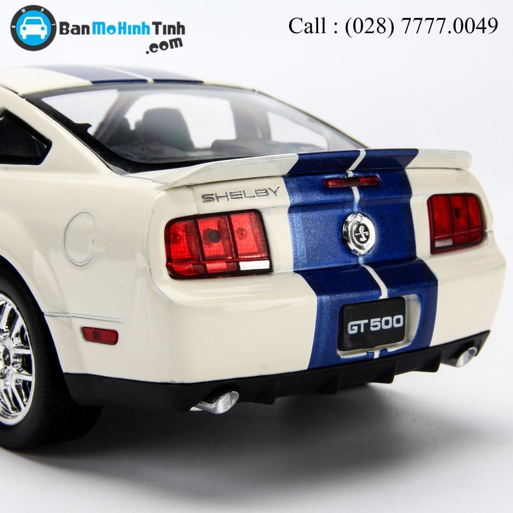 Mô hình xe Shelby Cobra GT500 2007 White 1:24 Welly - 22473