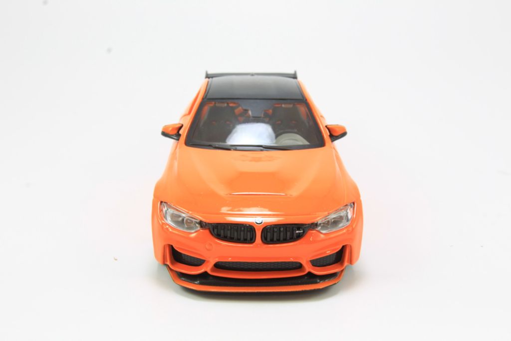 Mô hình xe BMW M4 GTS 1:24 Maisto