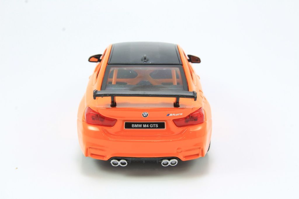 Mô hình xe BMW M4 GTS 1:24 Maisto
