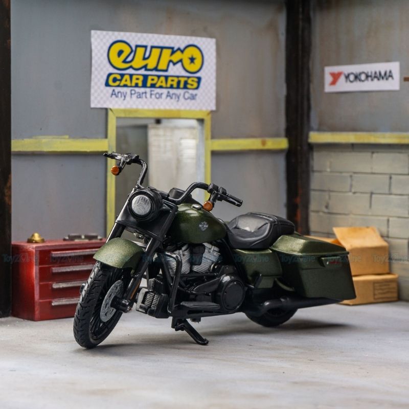 Mô hình xe mô tô Harley-Davidson Roadking Special 2017 1:18 MAISTO