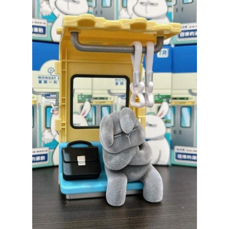 Mô hình đồ chơi Blind box Monday Bruce Series 3 Daily Metro Ride Toys Alliance