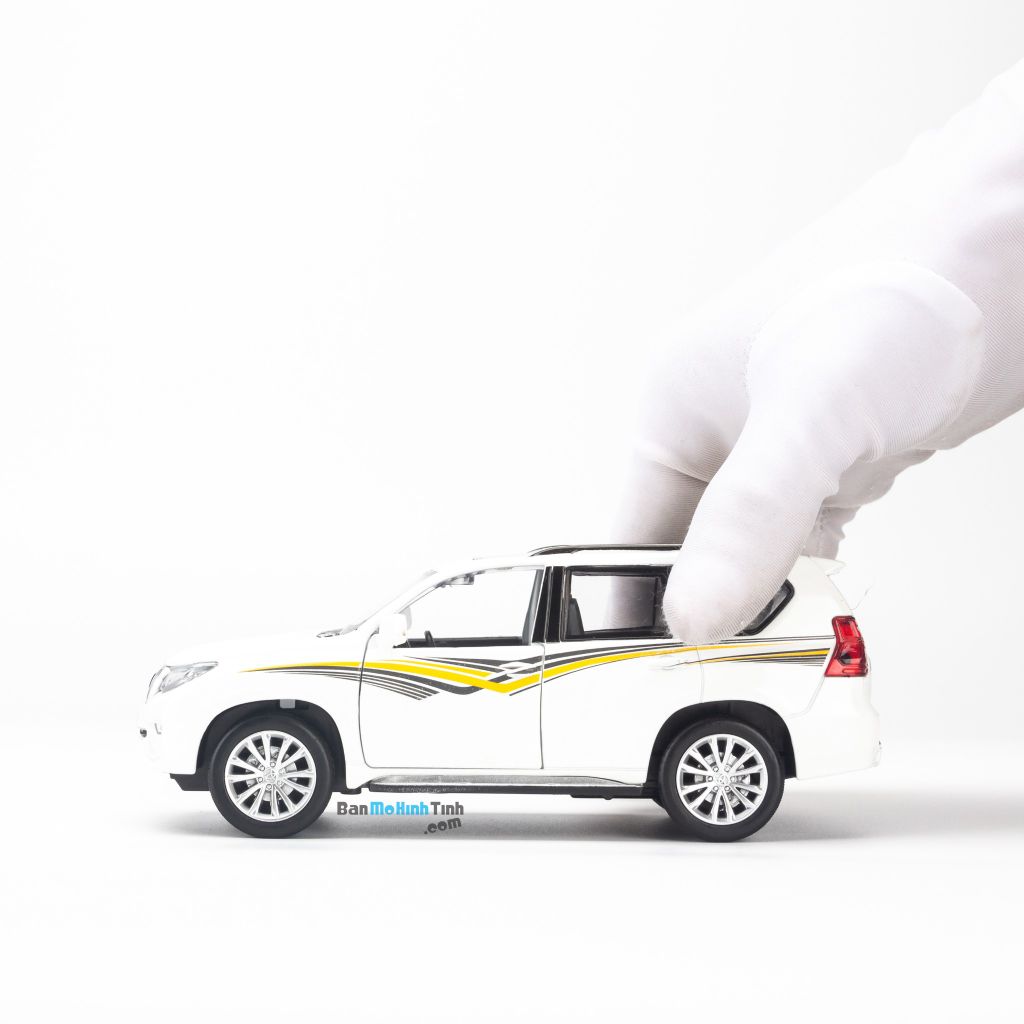 Mô hình xe Toyota Land Cruiser Prado 2019 1:32 Caipo White (7)