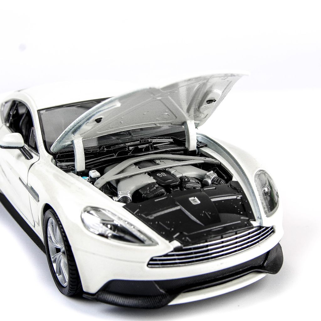 Mô hình xe Aston Martin Vanquish 1:24 Welly