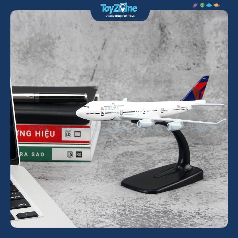 Mô hình máy bay Delta Air Lines Boeing B747 16cm Everfly