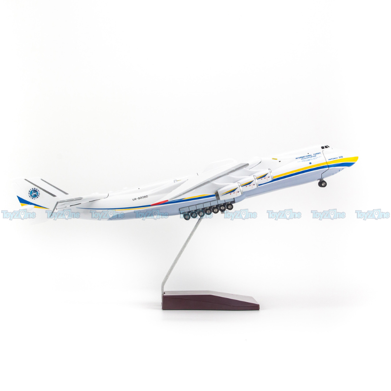 Mô hình máy bay vận tải Antonov 1:200 Everfly