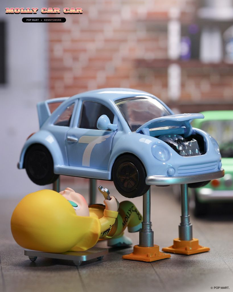 Mô hình đồ chơi Blind box Molly Car Car Series POP MART