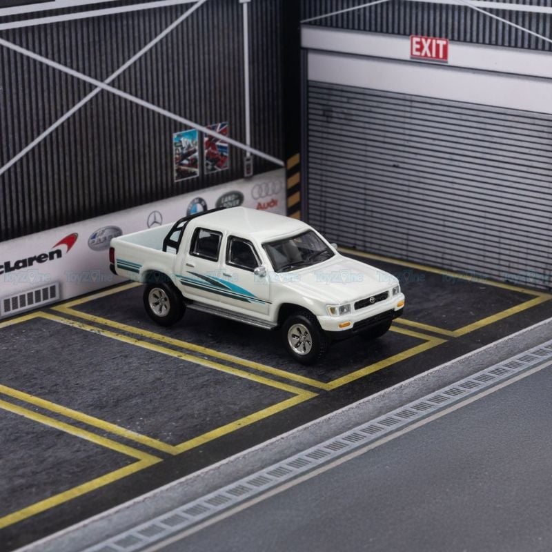 Mô hình xe bán tải Toyota Hilux 1997 1:64 JKM