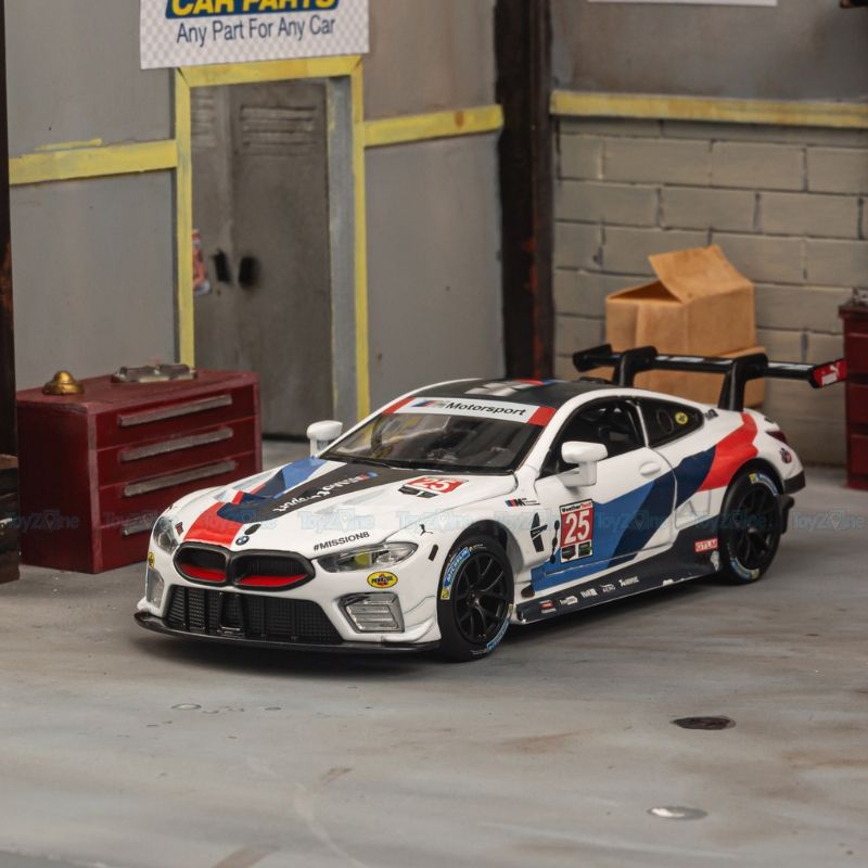 Mô hình xe BMW M8 GTE 1:32 HUADAWEI