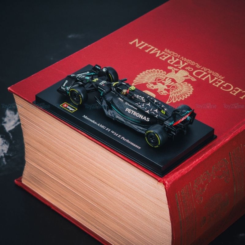 Mô hình xe F1 Mercedes-AMG W14 E Performance 1:43 BBURAGO
