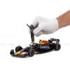 Mô hình xe F1 Oracle Red Bull RB19 W/ Driver 1:24 BBURAGO