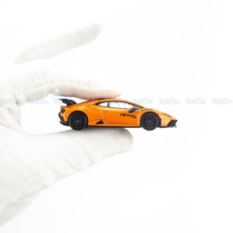 Mô hình xe Lamborghini Huracan STO 1:64 MiniGT